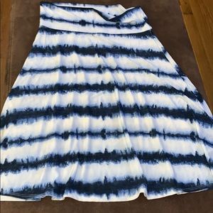 Lularoe Navy And White knee length skirt size L